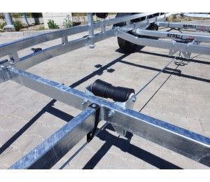 Wspornik koła zapasowego do przyczepy podłodziowej