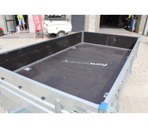 Przyczepy dwuosiowe do 750 kg